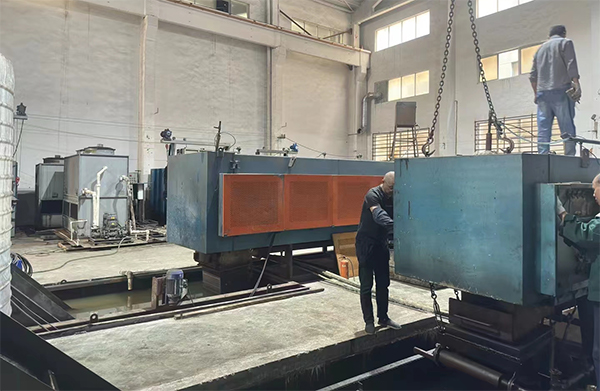 網帶淬火爐